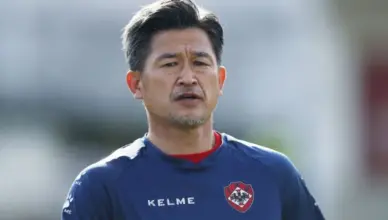 Kazuyoshi Miura là cầu thủ chuyên nghiệp lớn tuổi nhất còn thi đấu