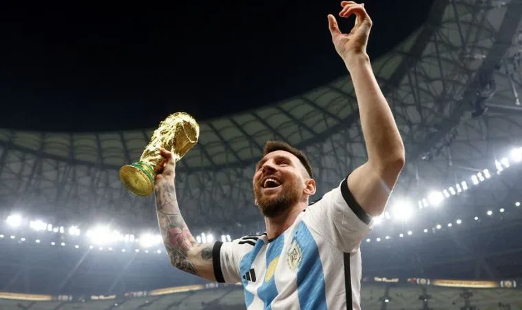 Lionel Messi ghi được 424 bàn thắng bằng chân trái của mình