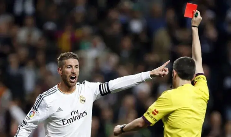 Sergio Ramos nhận 26 thẻ Đỏ trong sự nghiệp chơi bóng của mình